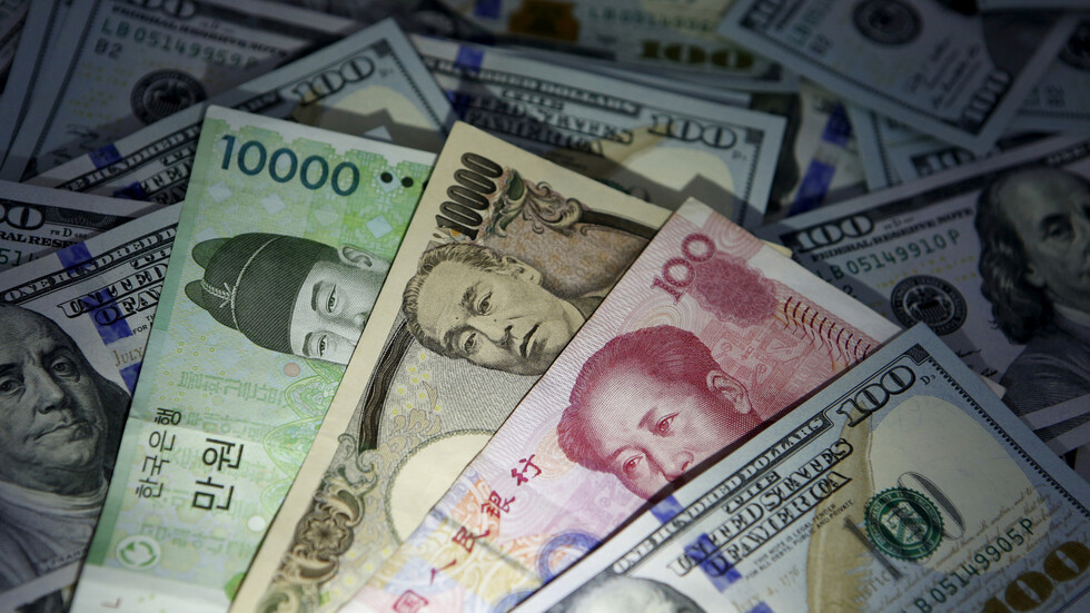 الدولار يتكبد خسارة أسبوعية مع تبدد الانتعاش