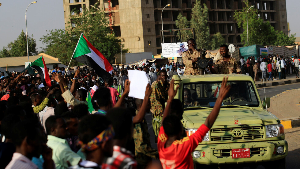 الجيش السوداني ينفي منعه لوسائل الإعلام من الوصول إلى دارفور