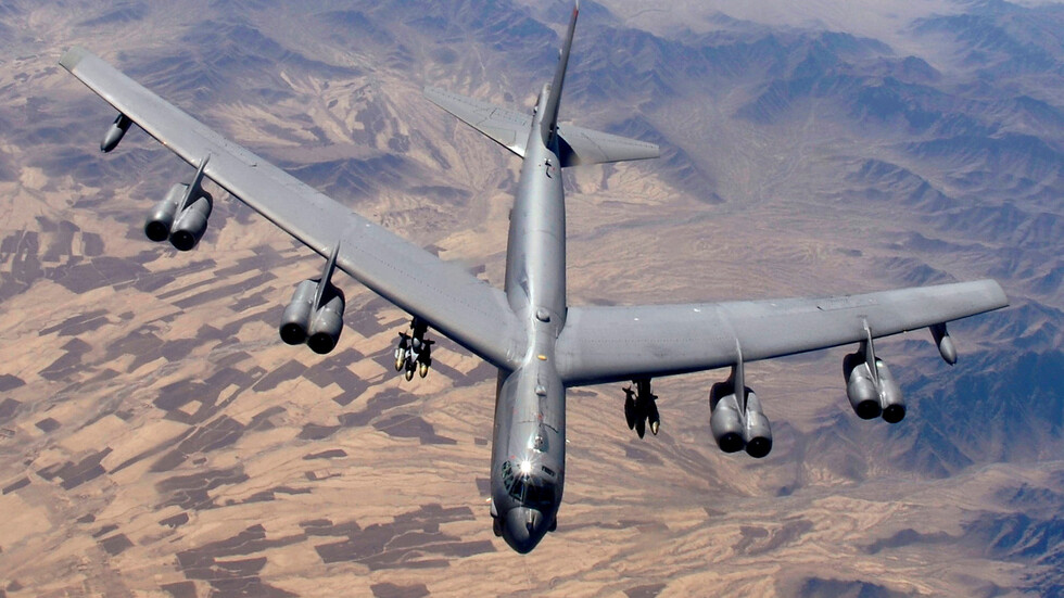"بي-52" أمريكية في أجواء الخليج مجددا وسط توقعات بقرارات هامة من إدارة بايدن بشأن إيران