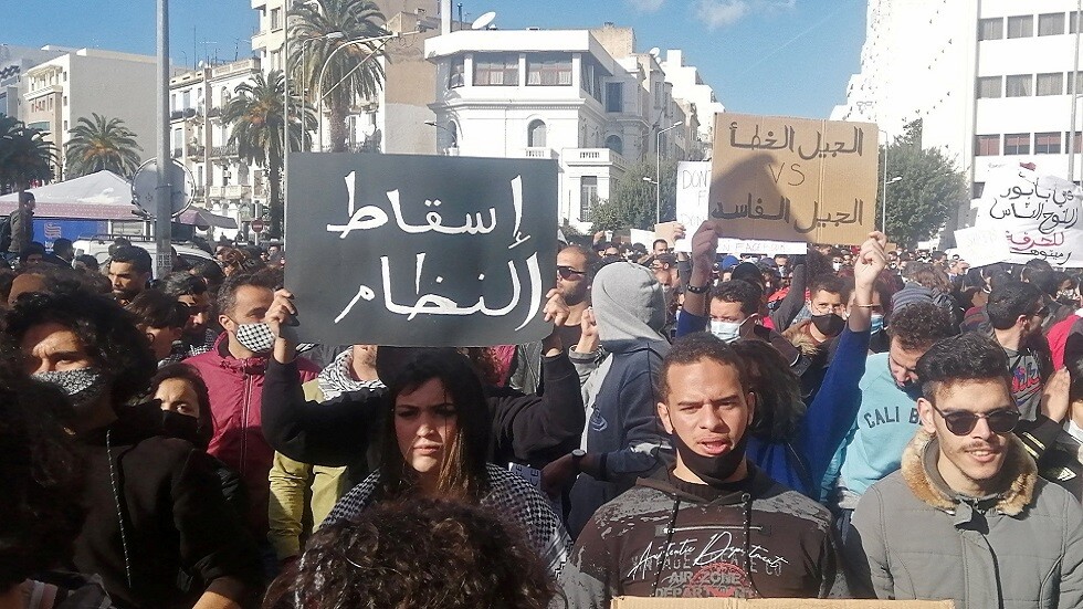 تونس.. مسيرة تطالب بإطلاق سراح الموقوفين