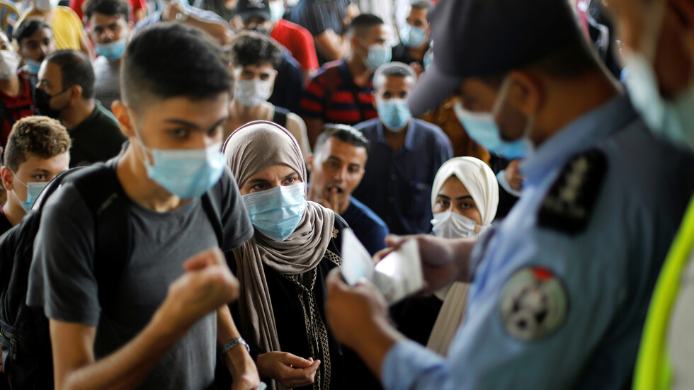الصحة الفلسطينية: الأولوية في التطعيم للكوادر الطبية والمسنين والمرضى المزمنين