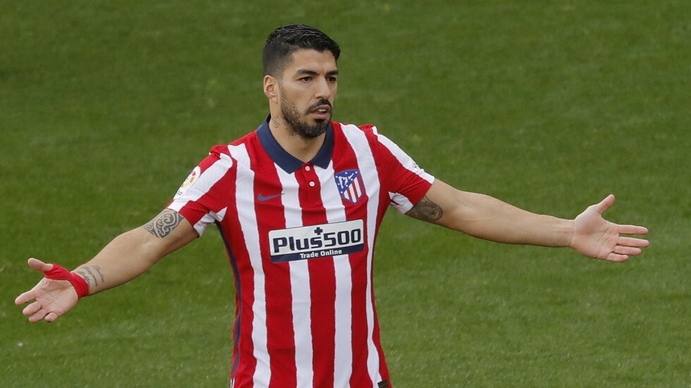 سواريز يكشف كواليس رحيله عن برشلونة وإمكانية اللعب إلى جانب ميسي
