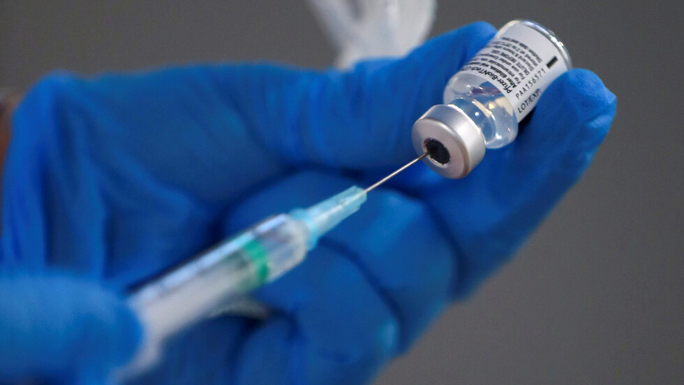 شركة أمريكية تمنح موظفيها المتحصلين على لقاح كورونا 100 دولار