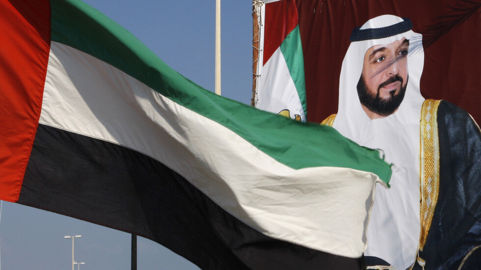 الإمارات: الشيخ شخبوط بن نهيان وزير دولة للشؤون الخارجية مكان أنور قرقاش الذي أصبح مستشارا للرئيس