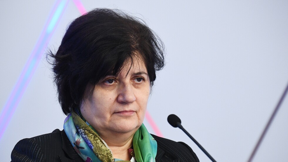ممثلة الصحة العالمية في روسيا تتلقى أحد اللقاحين المحليين ضد كورونا