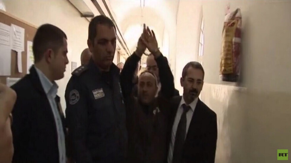 حسين الشيخ يزور مروان البرغوثي في السجن