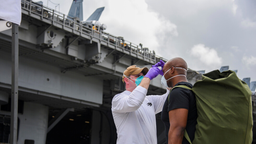 كورونا يعاود إصابة طاقم حاملة USS Roosevelt الأمريكية