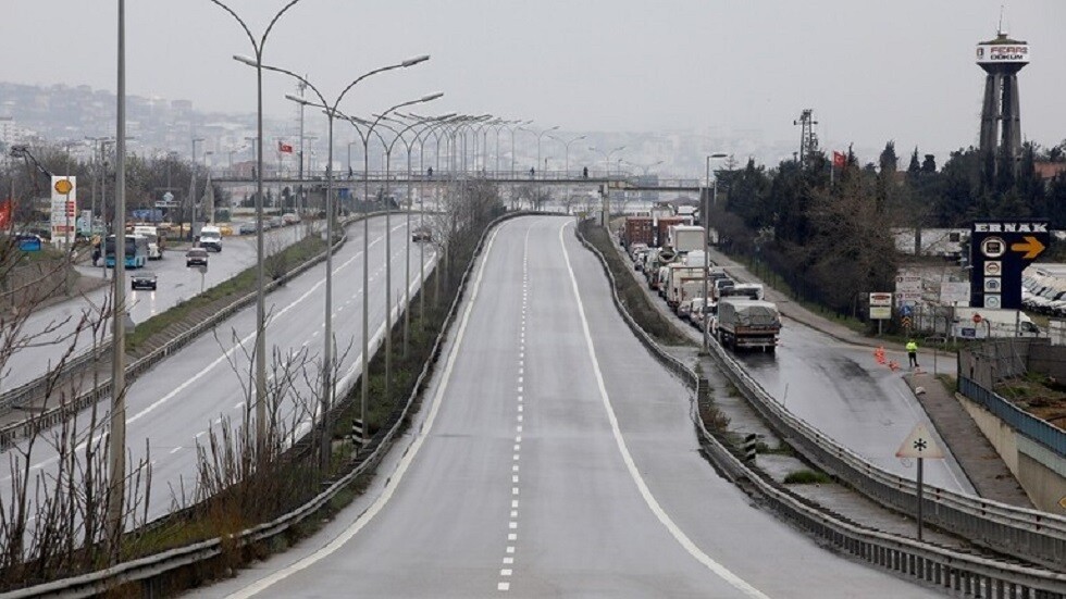 مصدران: تركيا تبحث تخفيف قيود "كوفيد-19" مناطقيا