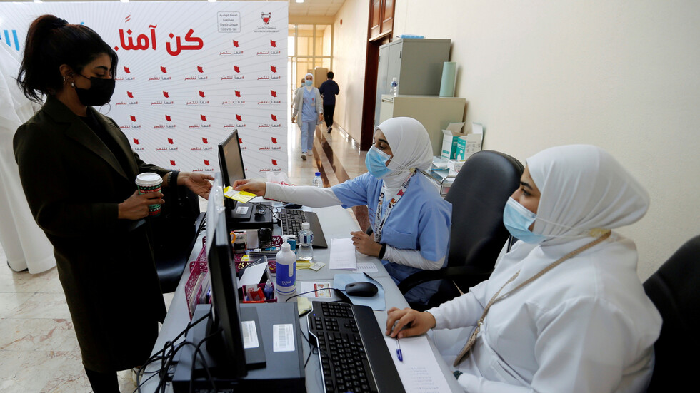 البحرين تصدر جواز سفر رقميا لمن تلقى التطعيم ضد فيروس كورونا