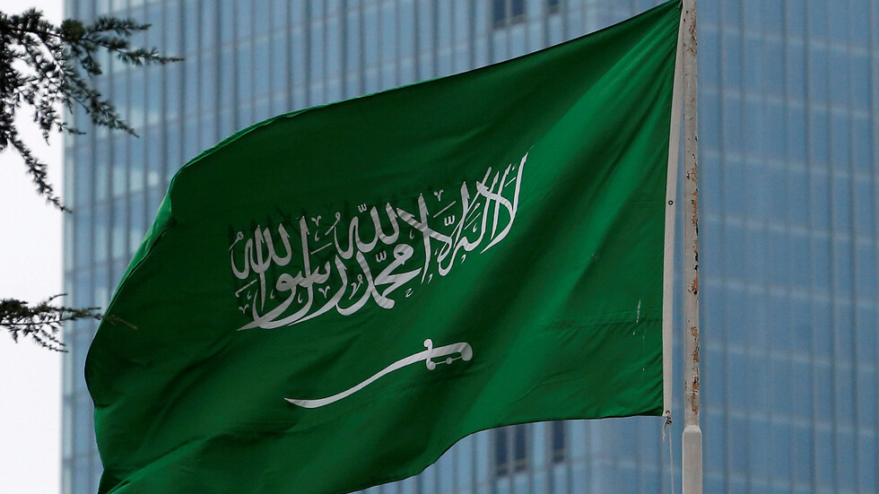 اختطفه "الثعلب" وكان أول أمين عام لـ"أوبك".. وفاة السعودي أحمد زكي يماني