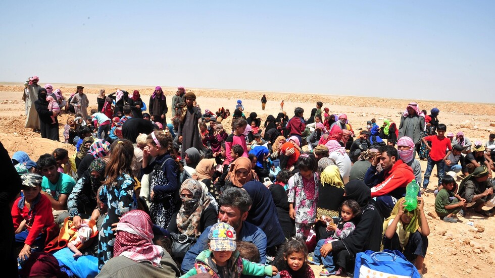 الدفاع الروسية: الولايات المتحدة تمنع اللاجئين السوريين من مغادرة مخيم الركبان