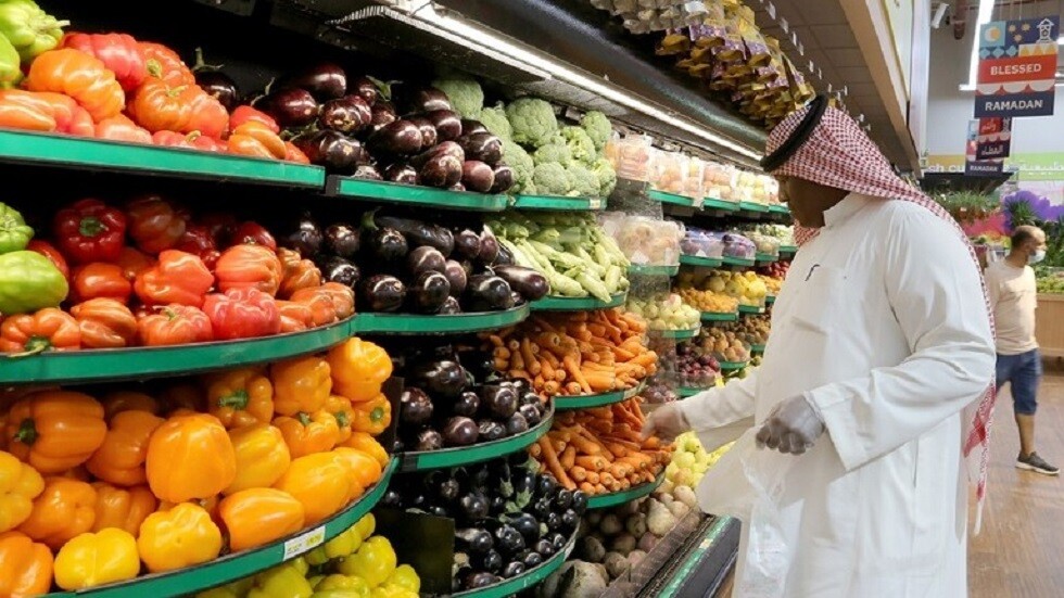 من لا يجوز لهم تناول الخضار النيئة؟