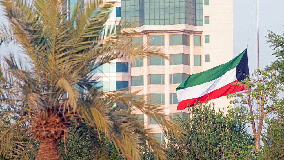 الخارجية الكويتية تؤكد رفضها القاطع لكل ما من شأنه المساس بسيادة السعودية