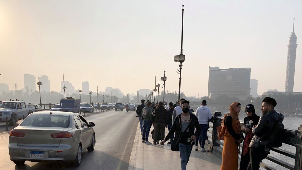 الصحة المصرية تعلن تخطي ذروة الموجة الثانية من كورونا