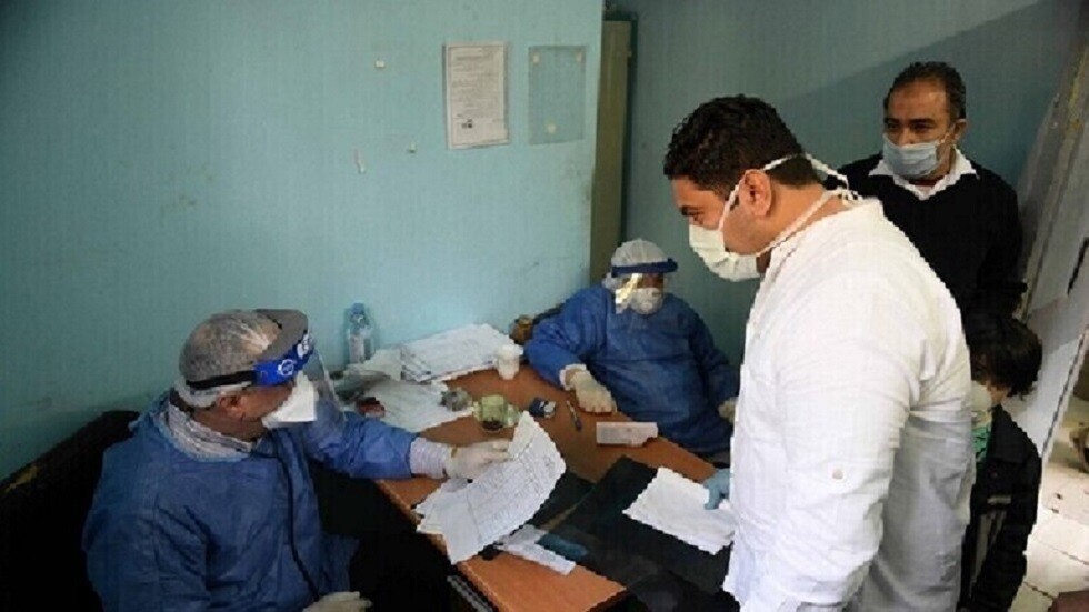 مصر تسجل 595 إصابة و49 وفاة جديدة بفيروس كورونا