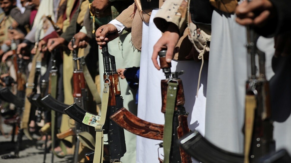 الحوثيون يطالبون بفتح ممرات آمنة لخروج النازحين من مأرب