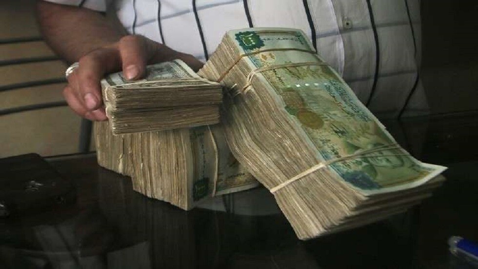 متأثرة بالأزمة اللبنانية.. الليرة السورية تواصل تدهورها