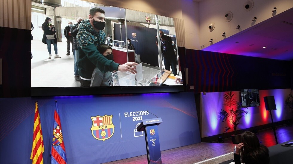 شاهد.. ميسي يصوت في انتخابات رئيس نادي برشلونة