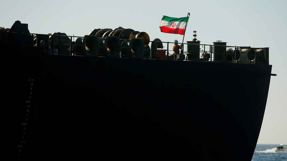 طهران تؤكد تعرض سفينة تجارية إيرانية لـ"هجوم إرهابي" في المتوسط