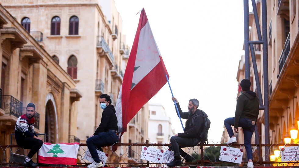 تجدد الاحتجاجات في لبنان على وقع انهيار الليرة