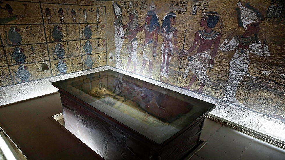 المتحف المصري الكبير يستقبل المقصورة الرابعة من ‏مقصورات توت عنخ آمون (صور)