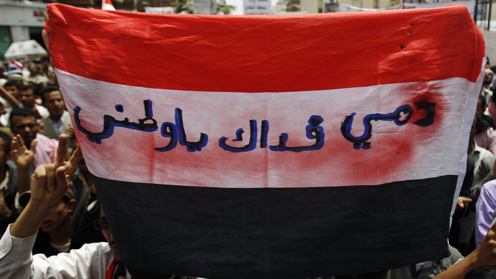 مسؤول بالمجلس الانتقالي الجنوبي يعلق على اقتحام القصر الرئاسي في عدن