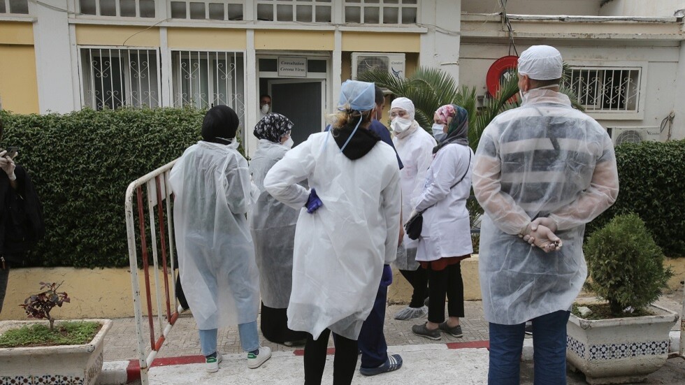 الجزائر تمدد حظر التجول في 16 ولاية بينها العاصمة