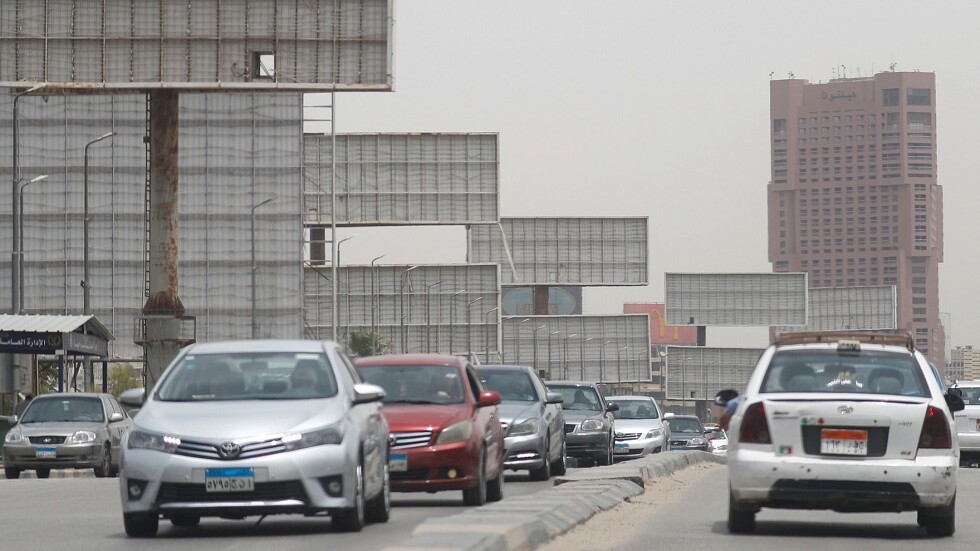 غضب في مصر بسبب شرط جديد في مبادرة إحلال السيارات القديمة