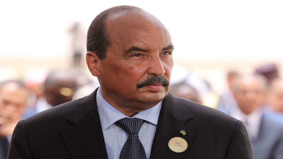 رئيس موريتانيا السابق يهدد "بقطع الصمت"