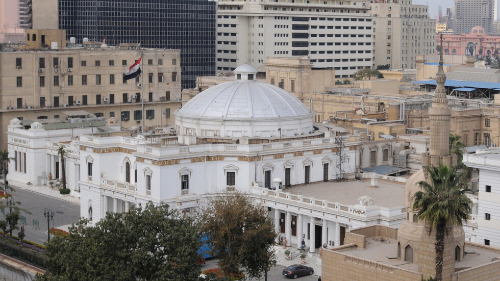 البرلمان المصري يستدعي 3 وزراء "على وجه السرعة"