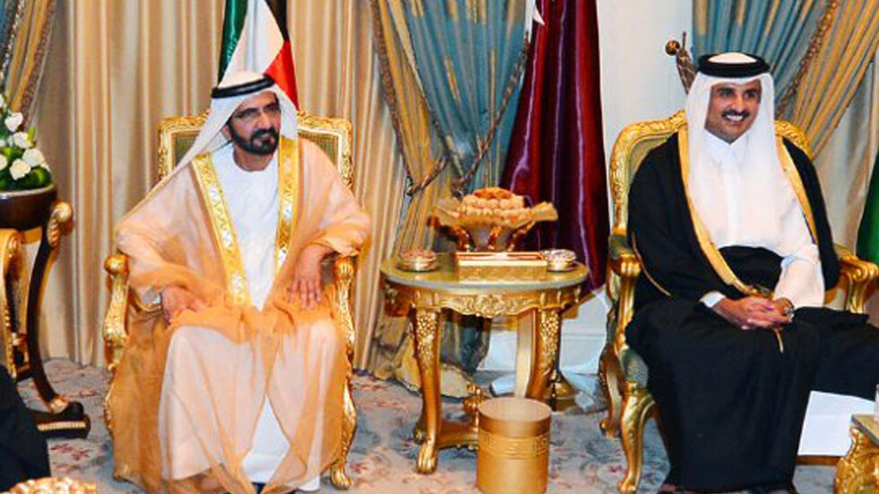 أمير قطر يجري أول اتصال هاتفي بحاكم دبي منذ سنوات