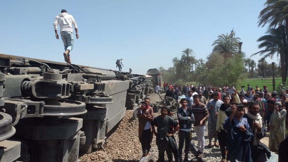 حقيقة أشهر صورة متداولة لحادث قطاري سوهاج في مصر