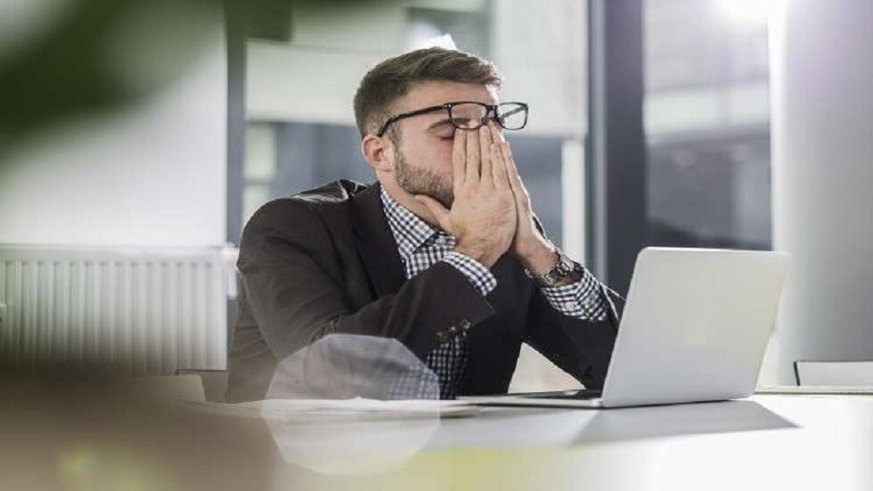 دراسة تربط ساعات العمل الطويلة بخطر صحي مضاعف مهدد للحياة