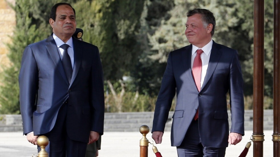 السيسي يعلن خلال مكالمة مع الملك عبد الله الثاني عن تضامنه الكامل مع الأردن