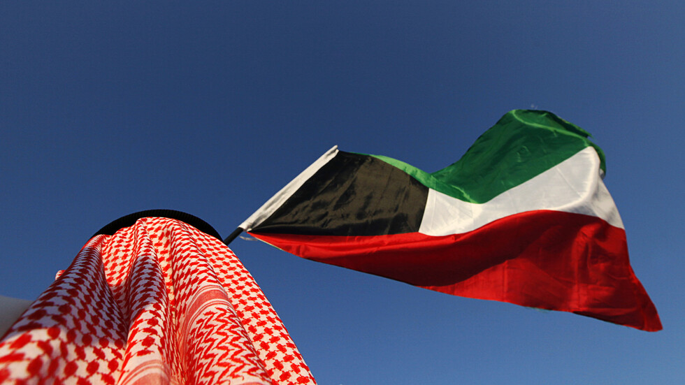 الكويت.. إحالة شركة كبرى على علاقة بشبكة إيرانية للنيابة العامة بتهمة غسل أموال