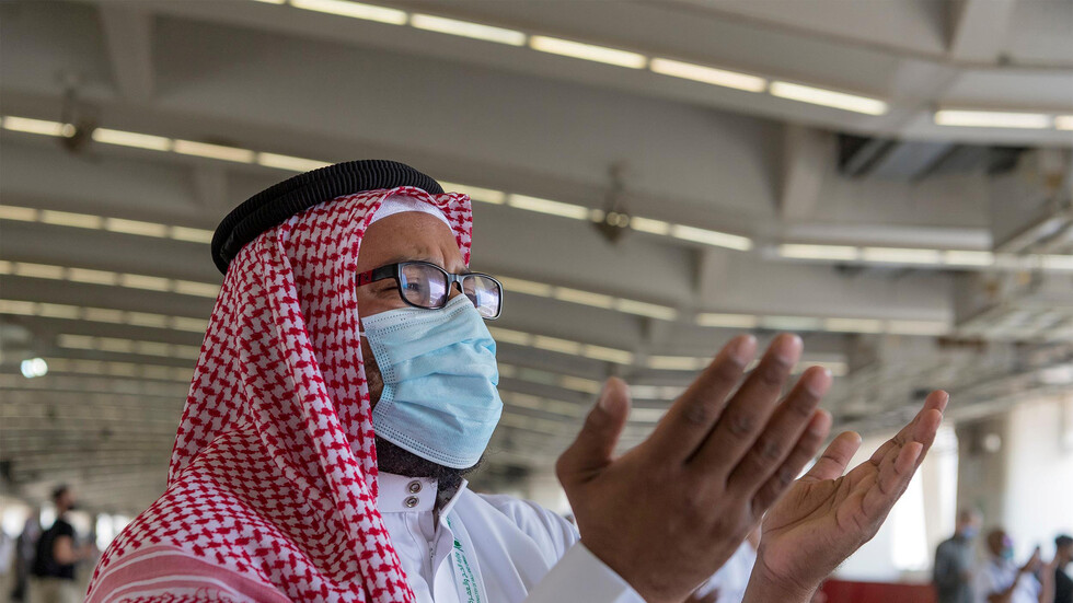 السعودية تسجل أكبر حصيلة يومية من الإصابات بكورونا منذ الصيف الماضي