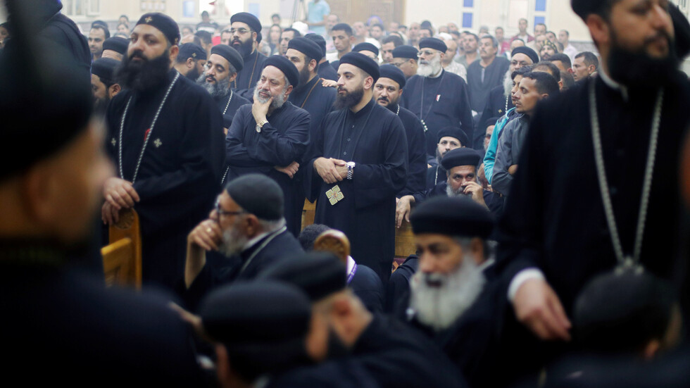 مصر.. تعليق صلوات الأقباط في عدد من المحافظات