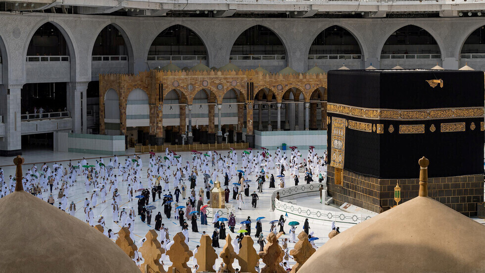 السعودية تعلن آلية الحصول علي تصريح بالعمرة في رمضان وشروطها