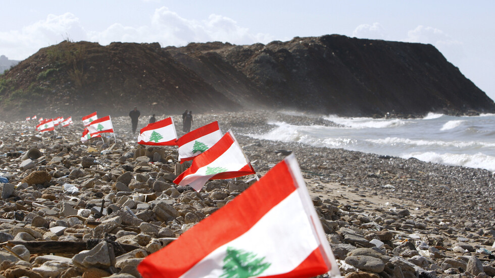 لبنان يعلن توقيع تعديل لتوسيع المنطقة البحرية المتنازع عليها مع إسرائيل