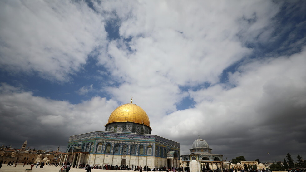 إسرائيل تسمح بدخول 10 آلاف فلسطيني الحرم القدسي لصلاة الجمعة