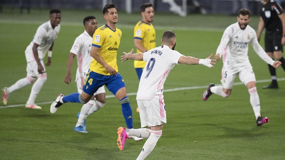 ريال مدريد يثأر من قادش وينقض على صدارة 