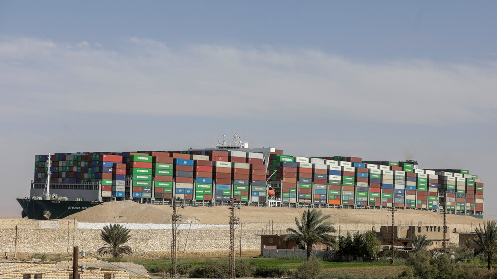 شركة التأمين على السفينة "إيفر جيفن": هناك حاجة لإجراء قضائي من خلال محكمة مصرية لتعذر حل الأزمة