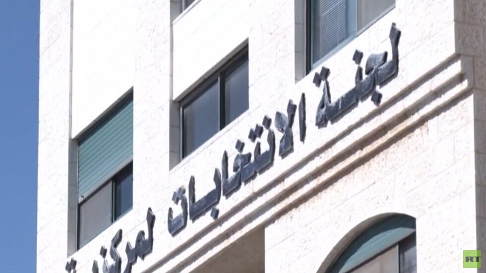الفصائل الفلسطينية تبحث تأجيل الانتخابات