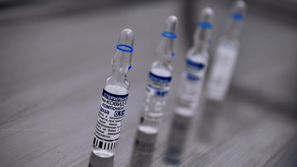 التشيك تعلق عملية بحث اعتماد لقاح "سبوتنيك V" الروسي