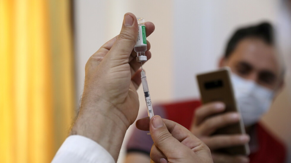 انطلاق حملة التطعيم ضد كورونا في إدلب السورية