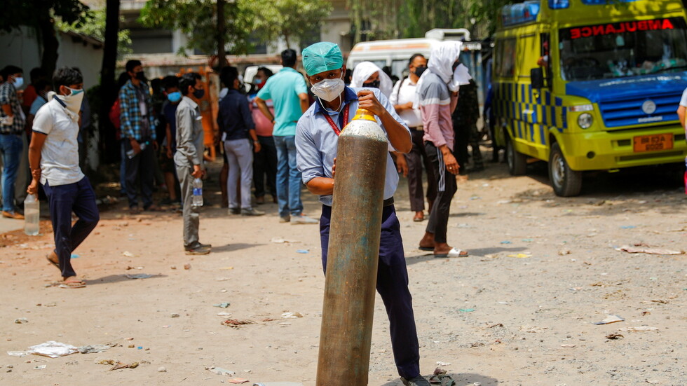دولة جديدة تغلق حدودها أمام القادمين من الهند