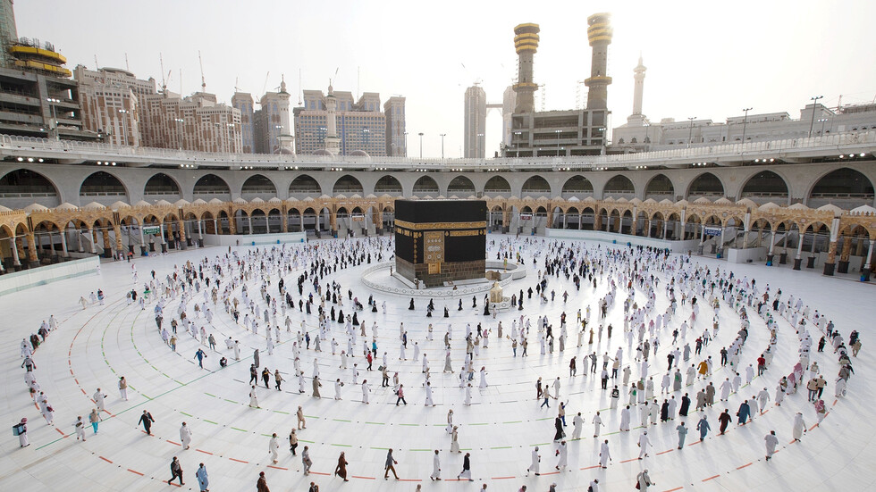 "رويترز": السعودية قد تمنع الوافدين الأجانب من الحج للعام الثاني على التوالي