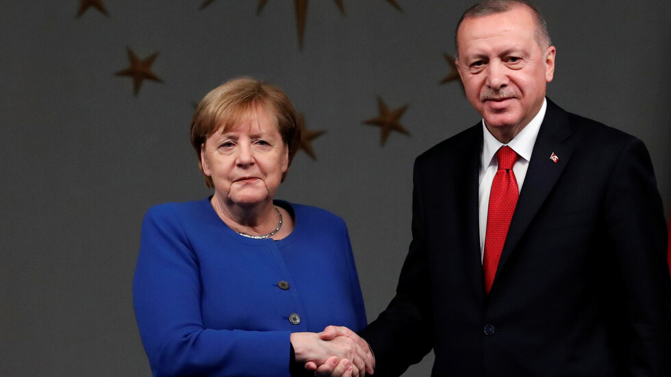 أردوغان وميركل يتفقان على دعم حكومة الوحدة الليبية