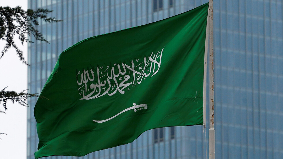 السعودية: نجري محادثات مع إيران لاستكشاف طرق للحد من التوتر بالمنطقة