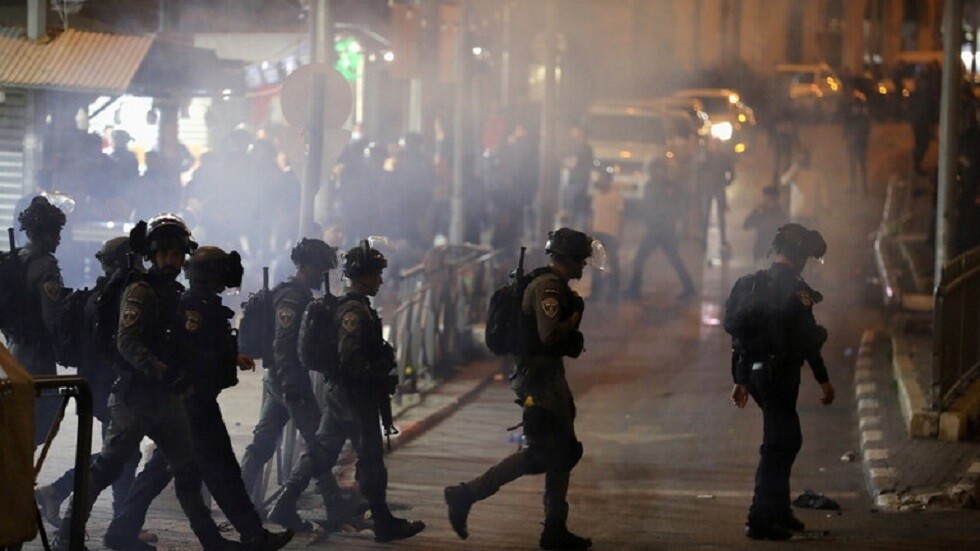 الشرطة الإسرائيلية: إصابة 6 من عناصرنا في مواجهات المسجد الأقصى - فيديو